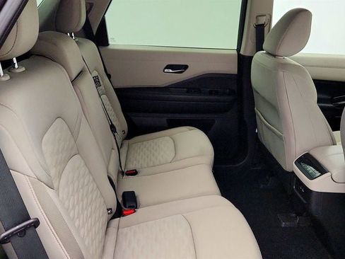 Used 2022 Nissan Pathfinder SV AWD/4WD image 22