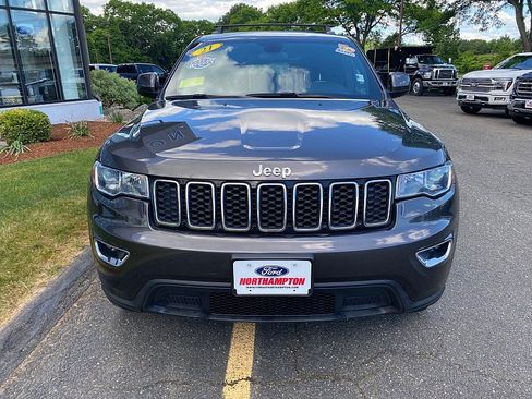 Used 2021 Jeep Grand Cherokee Laredo AWD/4WD image 2