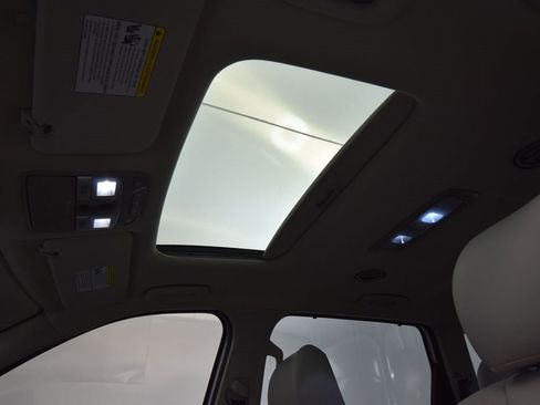 Used 2022 Kia Telluride EX image 12