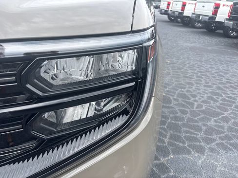 New 2027 Ford Expedition Platinum w/ Stealth Performance Package AWD/4WD image 9