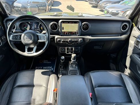 Used 2021 Jeep Wrangler Unlimited Sahara w/ Cold Weather Group AWD/4WD image 17