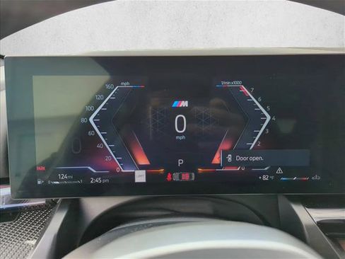 Used 2026 BMW 540i xDrive w/ M Sport Package image 9