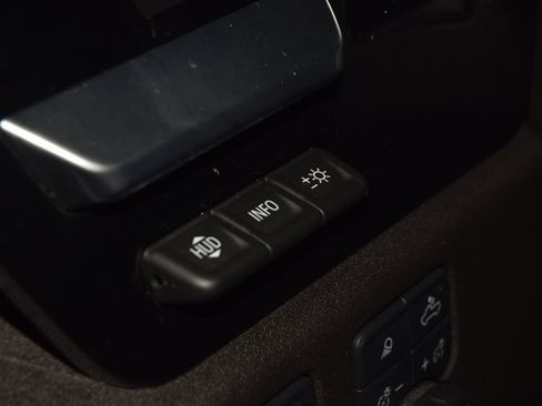 Used 2024 Chevrolet Silverado 2500 High Country w/ High Country Premium Package AWD/4WD image 40