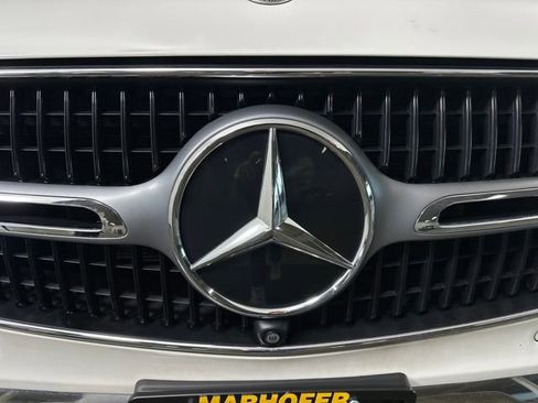 Used 2023 Mercedes-Benz GLC 300 GLC 300 w/ Exclusive Trim Package image 9