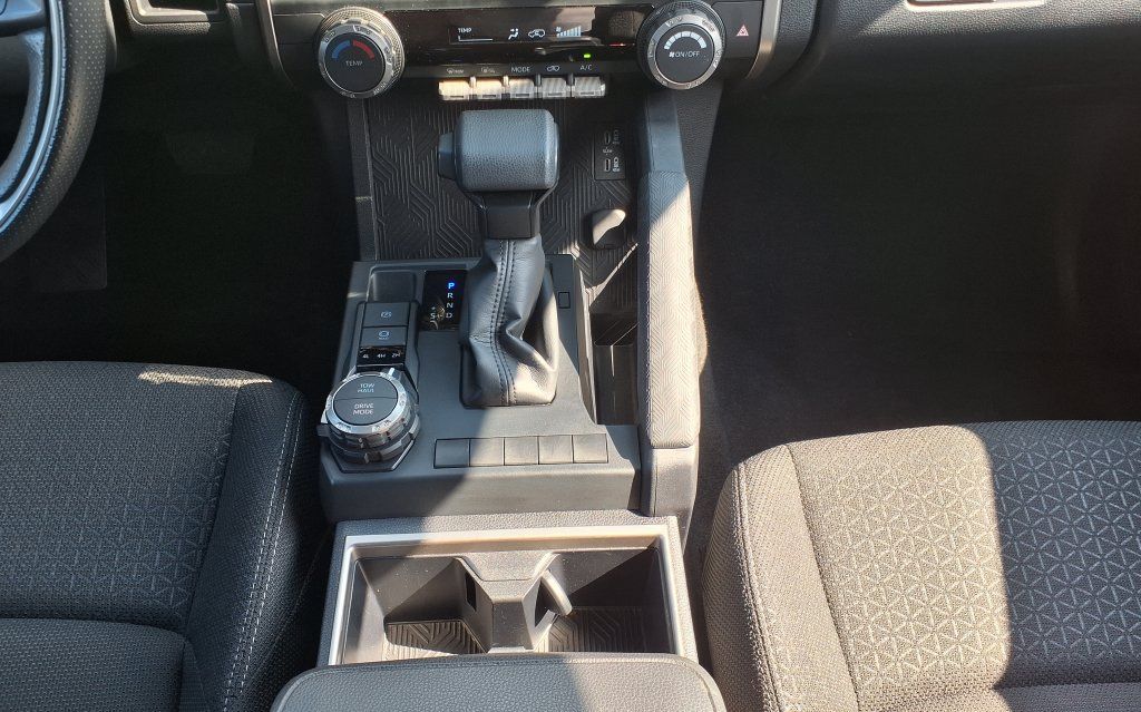 Used 2025 Toyota 4Runner SR5 AWD/4WD image 26