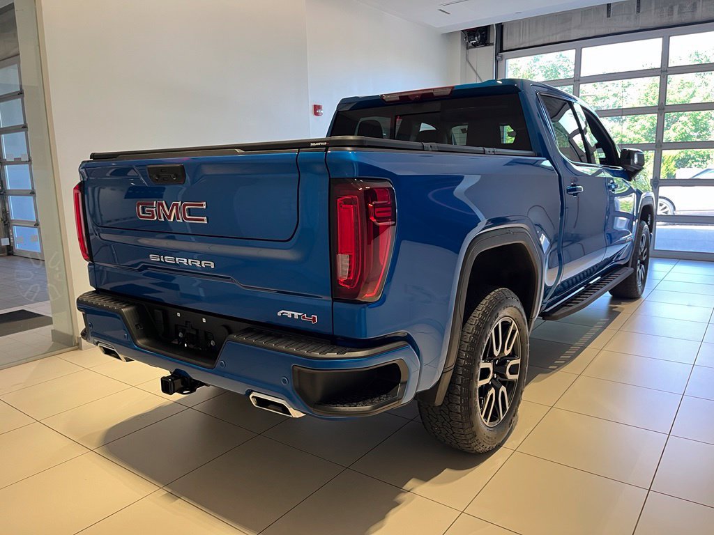 Used 2024 GMC Sierra 1500 AT4 w/ Technology Package AWD/4WD image 10