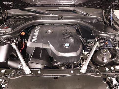 Used 2024 BMW 530i w/ Convenience Package RWD image 21
