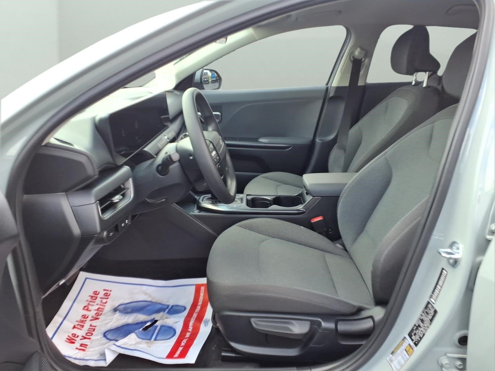 Used 2025 Kia K4 FWD image 26