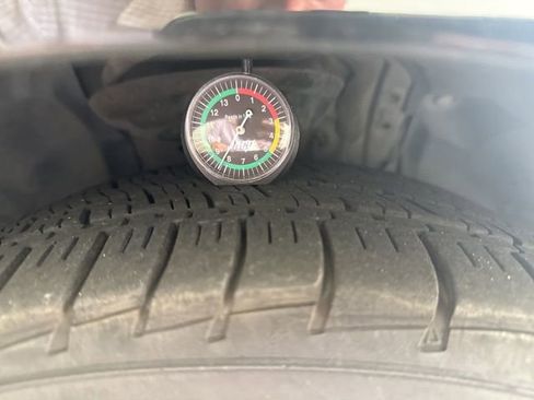 Used 2021 Toyota Camry LE image 11