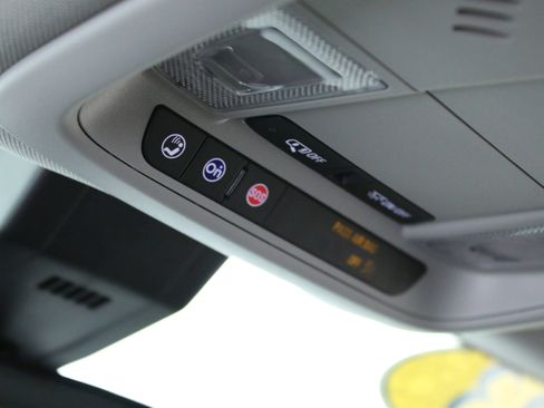 Used 2023 Chevrolet Equinox LT AWD/4WD image 21