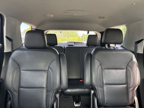 Used 2020 Chevrolet Traverse LT FWD image 13