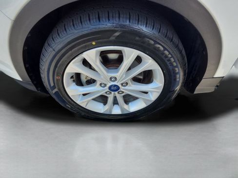 Used 2017 Ford Escape SE image 35