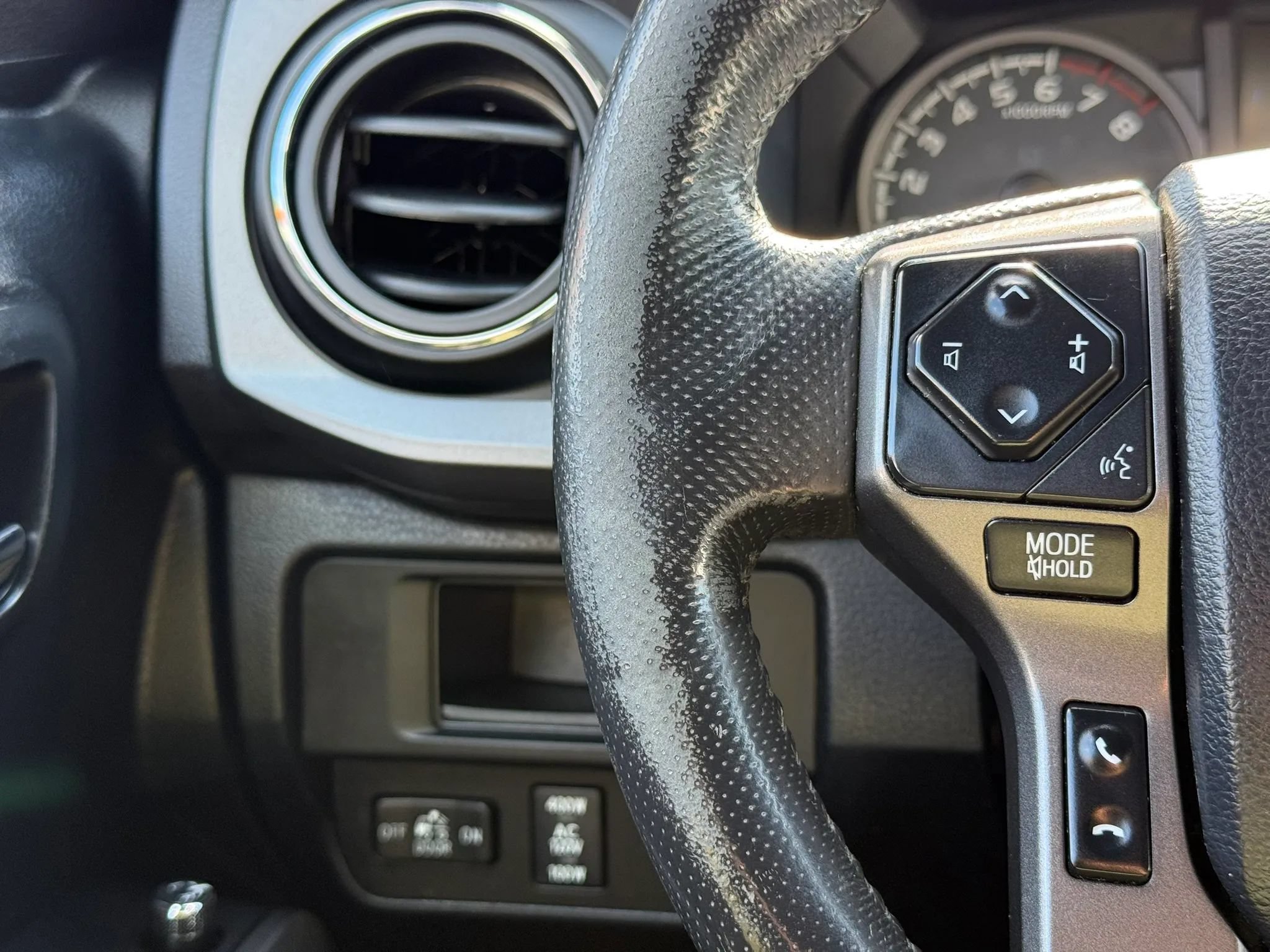 Used 2016 Toyota Tacoma TRD Sport w/ Towing Package AWD/4WD image 20