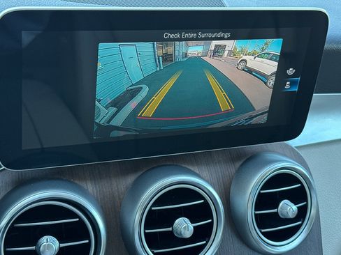 Used 2020 Mercedes-Benz GLC 300 image 21