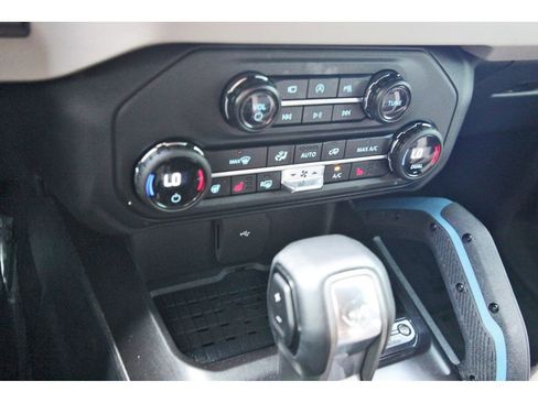 Used 2024 Ford Bronco Wildtrak AWD/4WD image 25