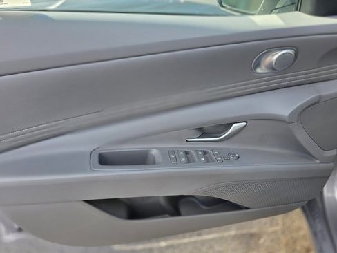 Certified 2025 Hyundai Elantra Sport image 16