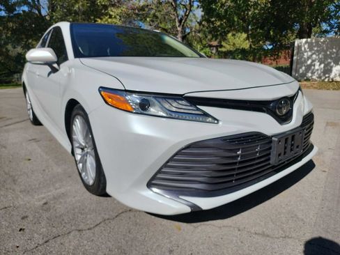 Used 2019 Toyota Camry XSE image 1