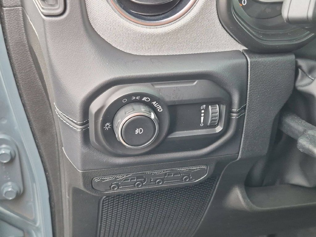 Certified 2026 Jeep Wrangler Unlimited Sahara AWD/4WD image 12