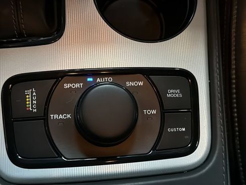 Used 2020 Jeep Grand Cherokee Trackhawk AWD/4WD image 34