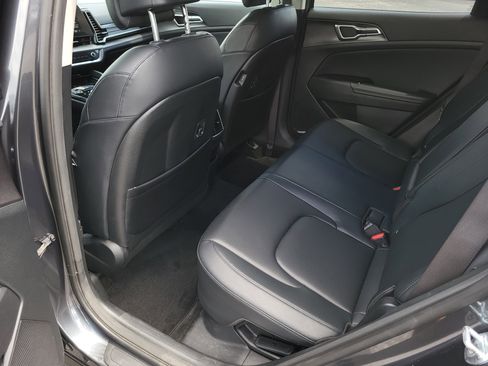 Used 2023 Kia Sportage EX image 28