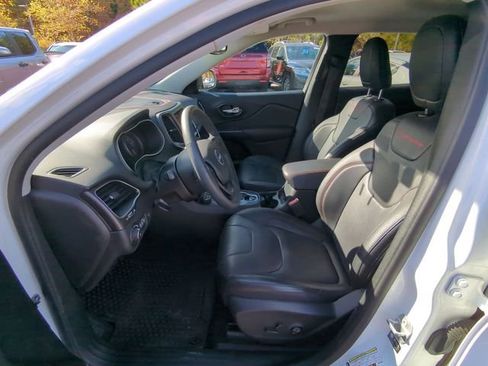 Used 2021 Jeep Cherokee Trailhawk w/ Premium Leather Package image 18