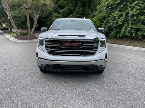 Used 2024 GMC Sierra 1500 SLT w/ SLT Premium Package AWD/4WD image 3