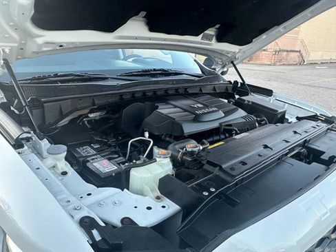 Used 2019 Nissan Titan SV image 45