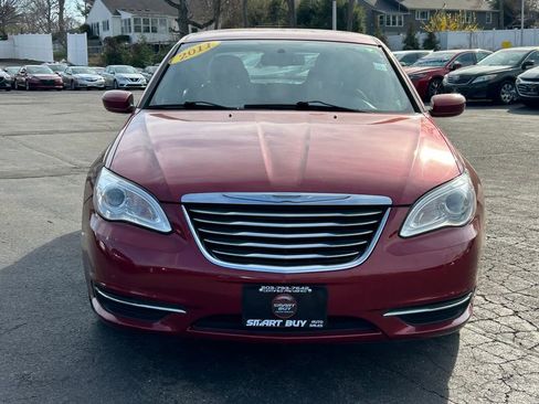 Used 2011 Chrysler 200 Touring FWD image 3