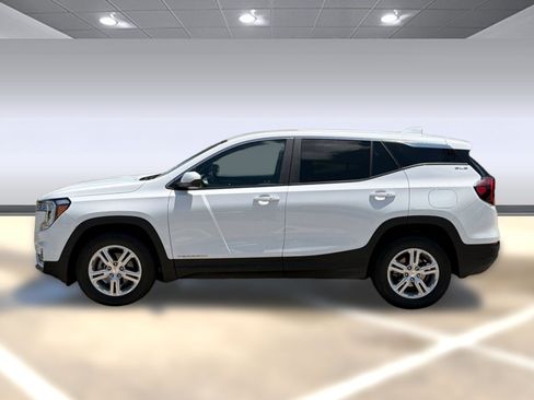 Used 2024 GMC Terrain SLE AWD/4WD image 2