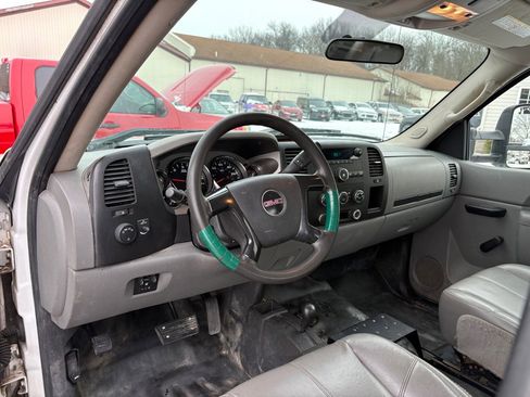 Used 2010 GMC Sierra 3500 W/T image 13
