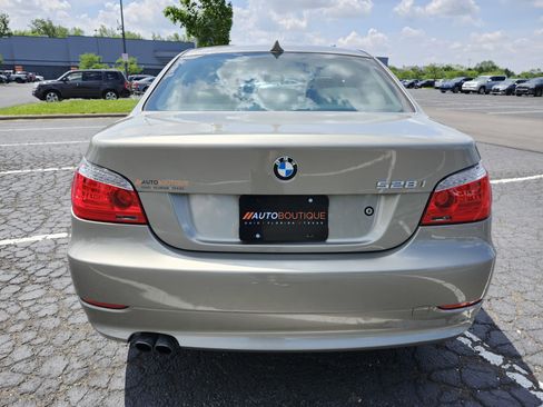 Used 2010 BMW 528i xDrive Sedan AWD/4WD image 16