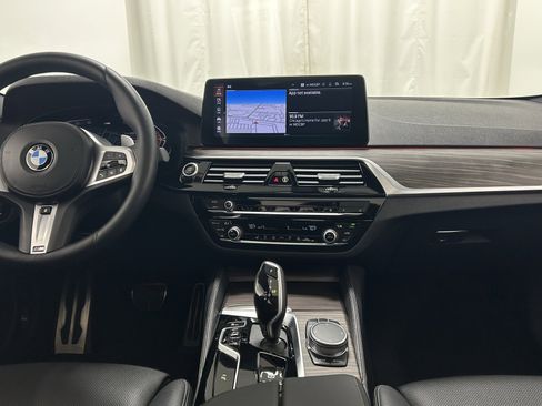 Used 2021 BMW 540i xDrive 540i xDrive w/ M Sport Package image 9