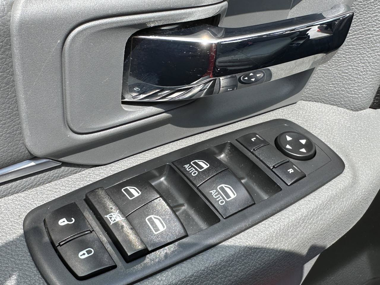 Used 2020 RAM 1500 Classic SLT AWD/4WD image 23