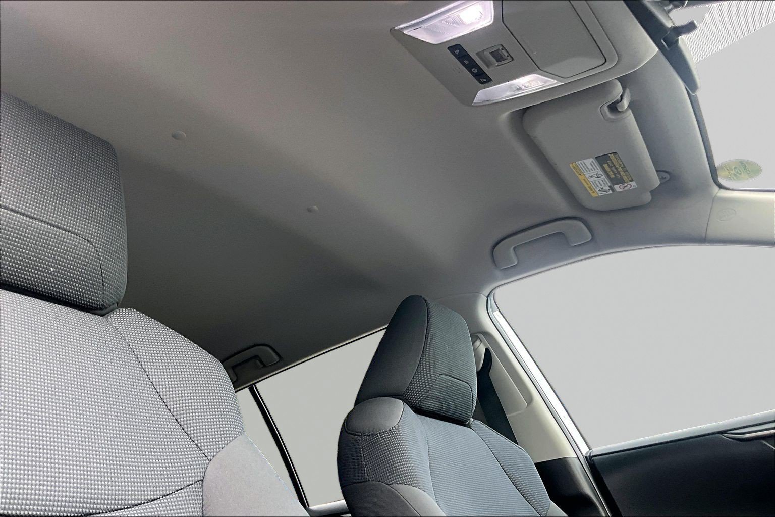 Used 2019 Toyota RAV4 LE AWD/4WD image 19