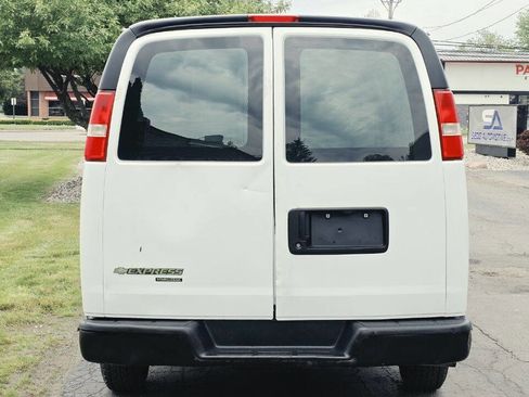 Used 2014 Chevrolet Express 2500 RWD image 7