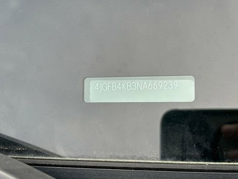 Used 2022 Mercedes-Benz GLE 350 4MATIC image 4