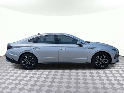 Used 2025 Hyundai Sonata SEL FWD image 3