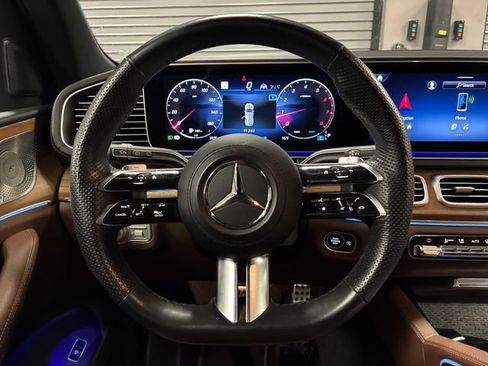 Used 2024 Mercedes-Benz GLS 450 4MATIC image 14
