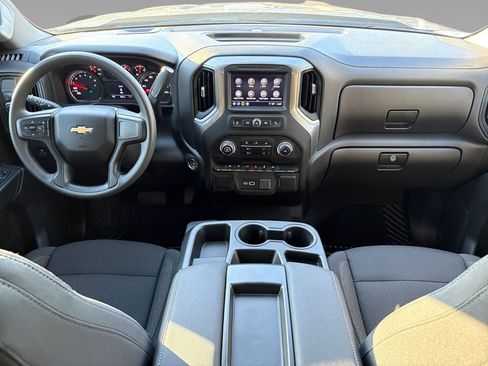 Used 2025 Chevrolet Silverado 1500 Custom image 2