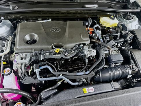 Used 2025 Toyota Camry LE FWD image 32