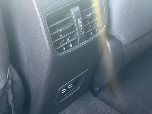 Used 2024 Toyota Corolla Cross LE FWD image 14