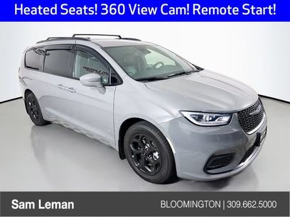 Used 2022 Chrysler Pacifica Touring-L w/ S Appearance Package