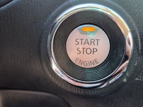 Used 2018 Nissan Pathfinder S image 16