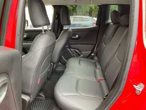 Used 2023 Jeep Renegade Trailhawk w/ Trailhawk Elite Group AWD/4WD image 29