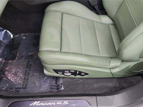 Used 2025 Porsche Macan 4S Electric image 33