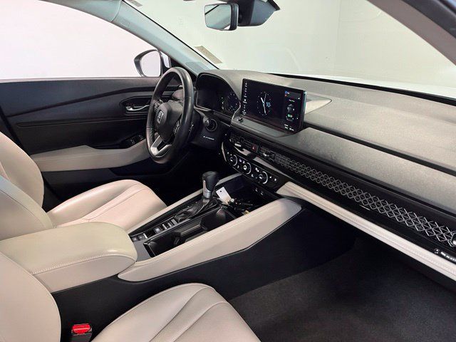 Used 2024 Honda Accord Touring image 11