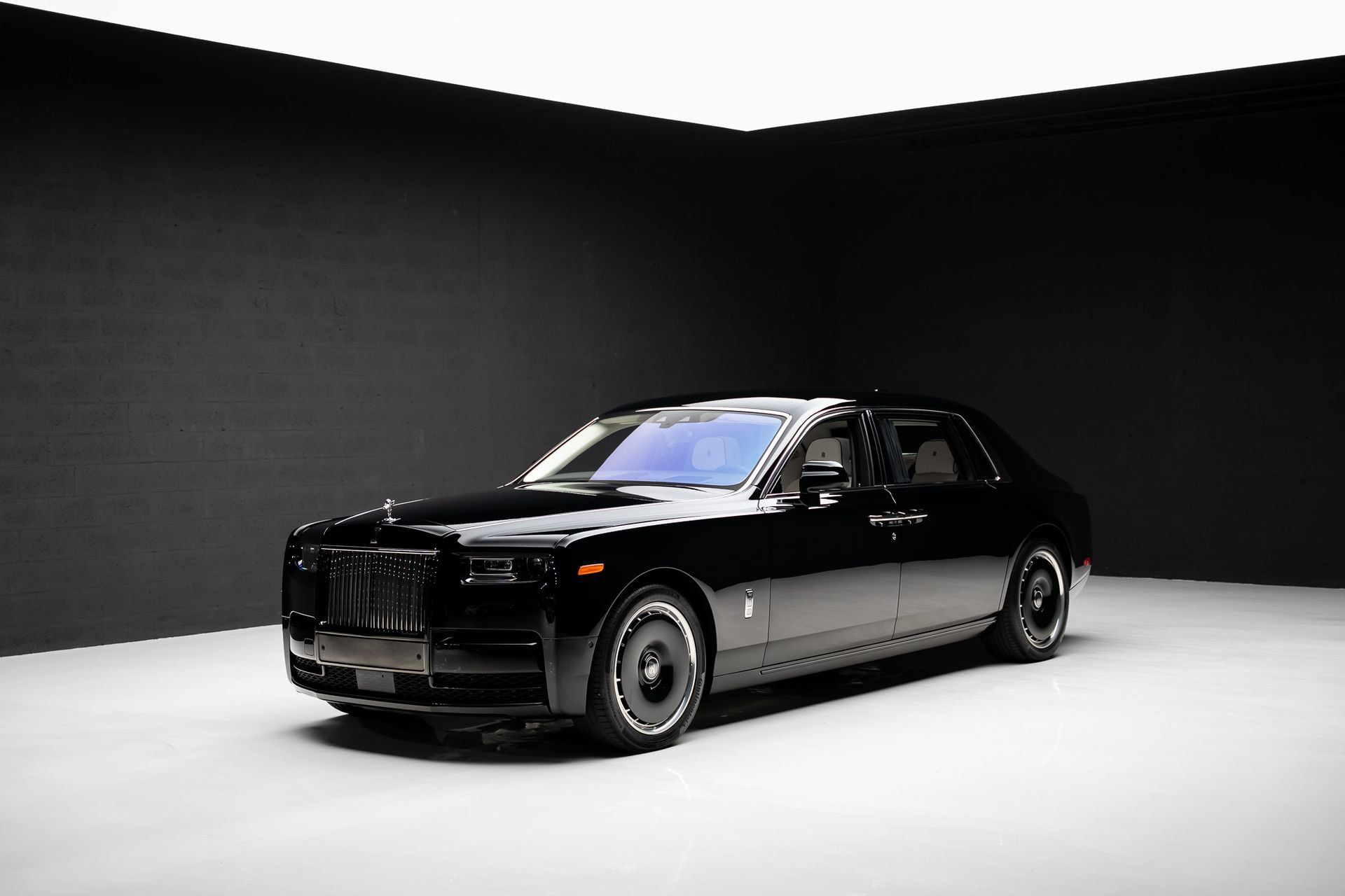 Used 2024 Rolls-Royce Phantom Extended Wheelbase RWD image 5