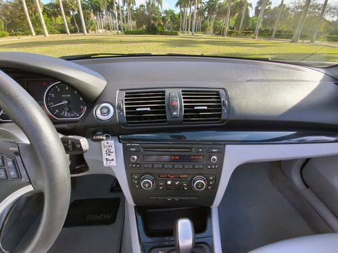 Used 2011 BMW 128i Convertible RWD image 9