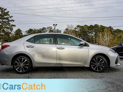 Used 2018 Toyota Corolla SE image 2