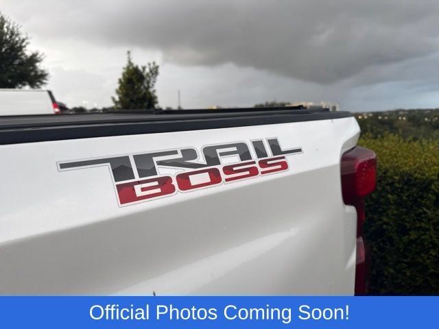 Used 2021 Chevrolet Silverado 1500 LT Trail Boss w/ Convenience Package II AWD/4WD image 6